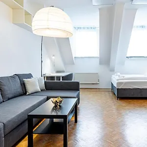 Rooftop Close To Main Station By Jr Apartamento Viena