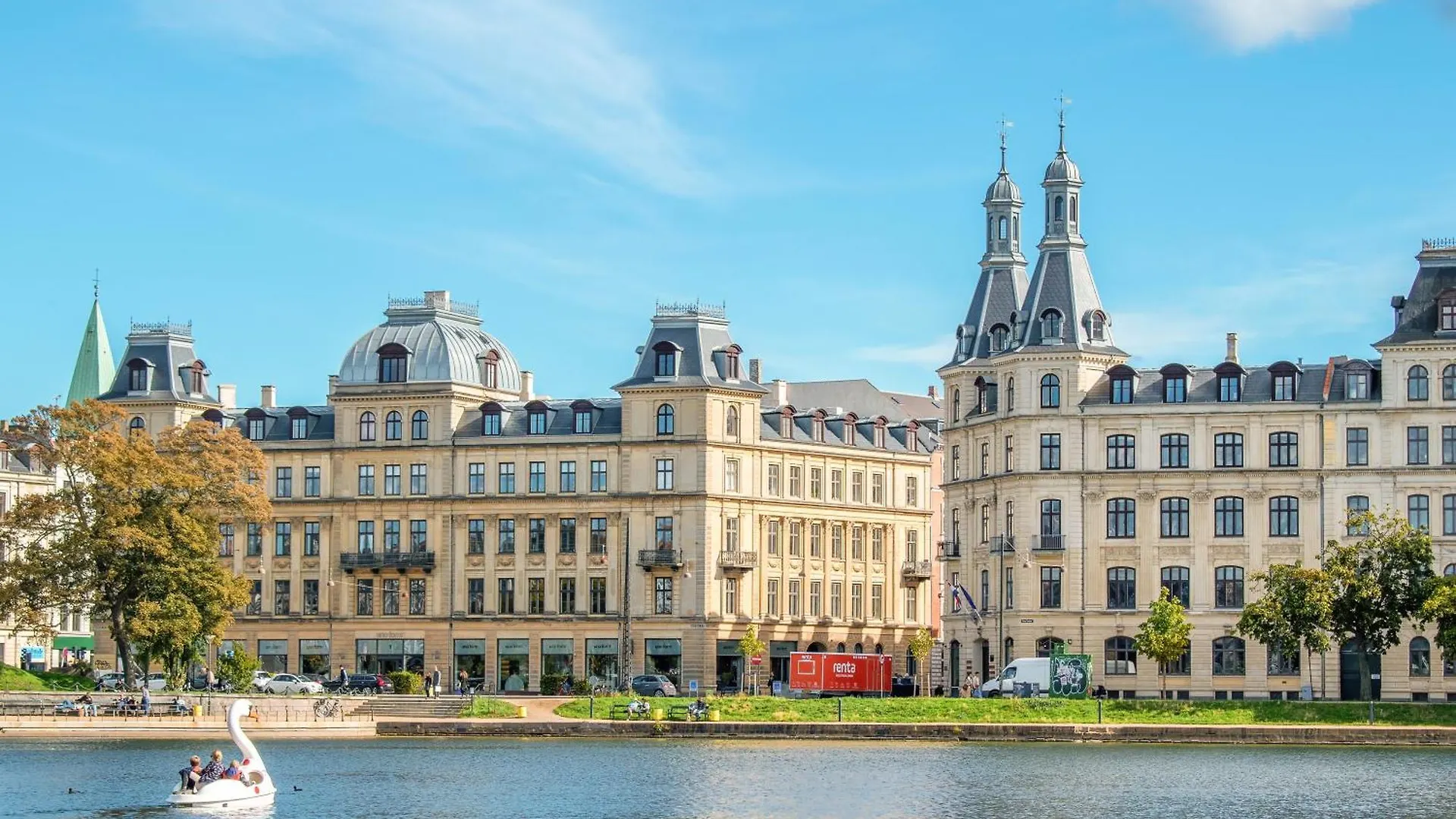 Sanders Leaves - Charming Three-Bedroom Apartment In Downtown Copenhagen 0*,  Denmark