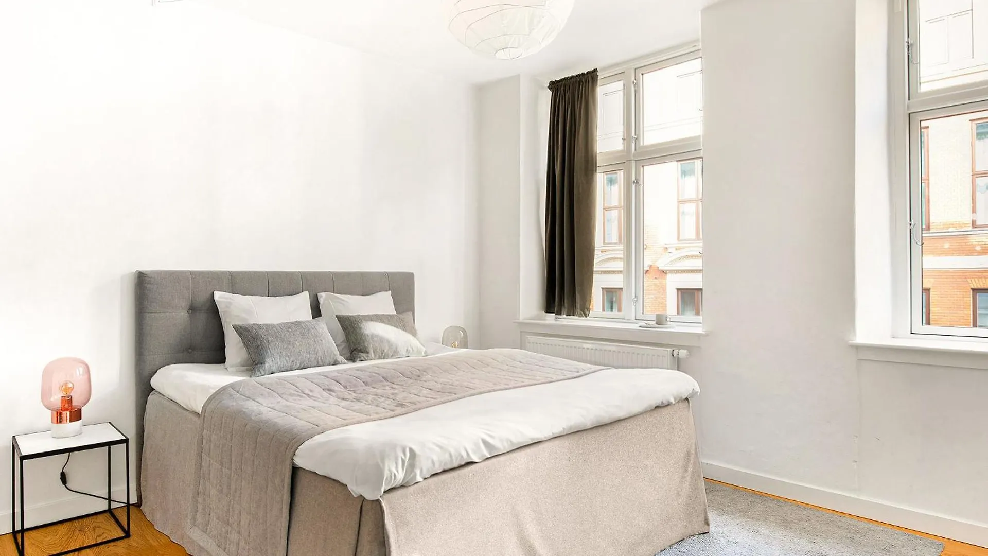 Sanders Leaves - Charming Three-Bedroom Apartment In Downtown Copenhagen